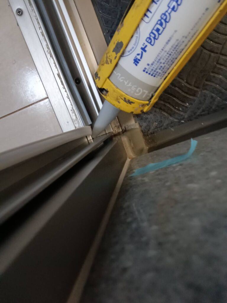 新設枠四隅シーリング防水