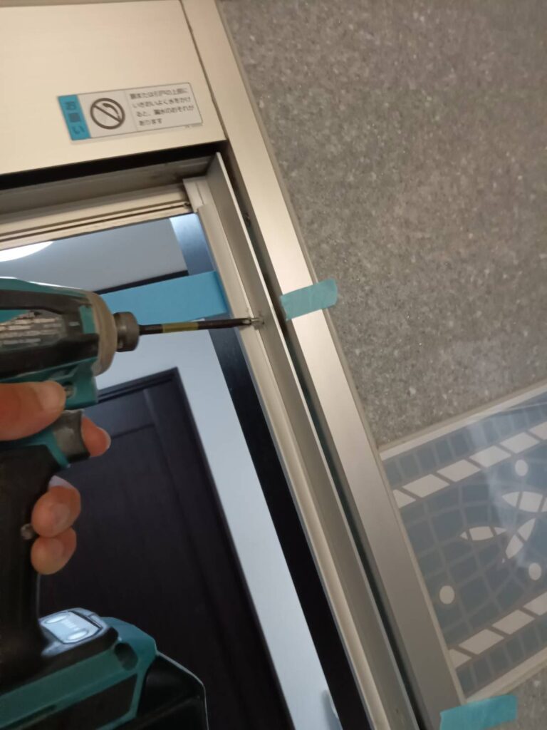 新設枠取り付け