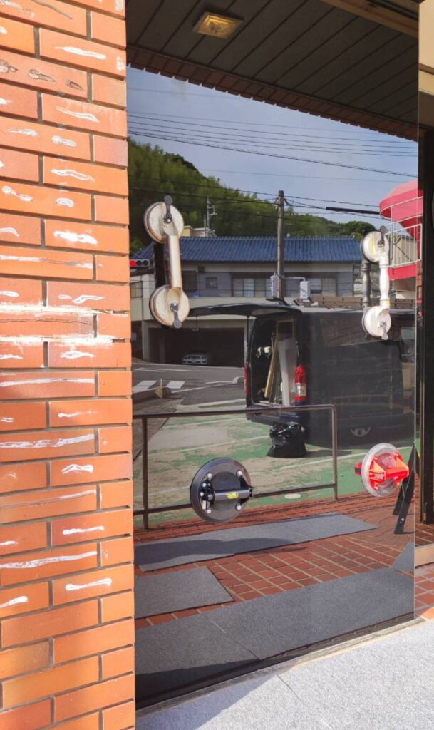 店舗ガラス交換
